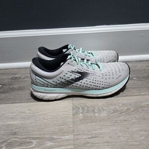 Brooks Ghost Athletic Shoes - Light Gray and Mint